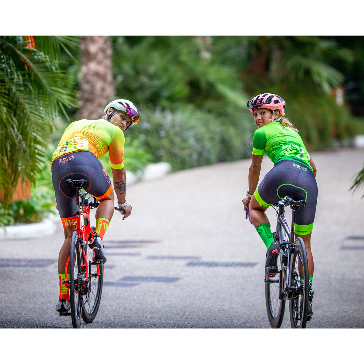 Calcetines de Ciclismo High Cut - Fluo Orange